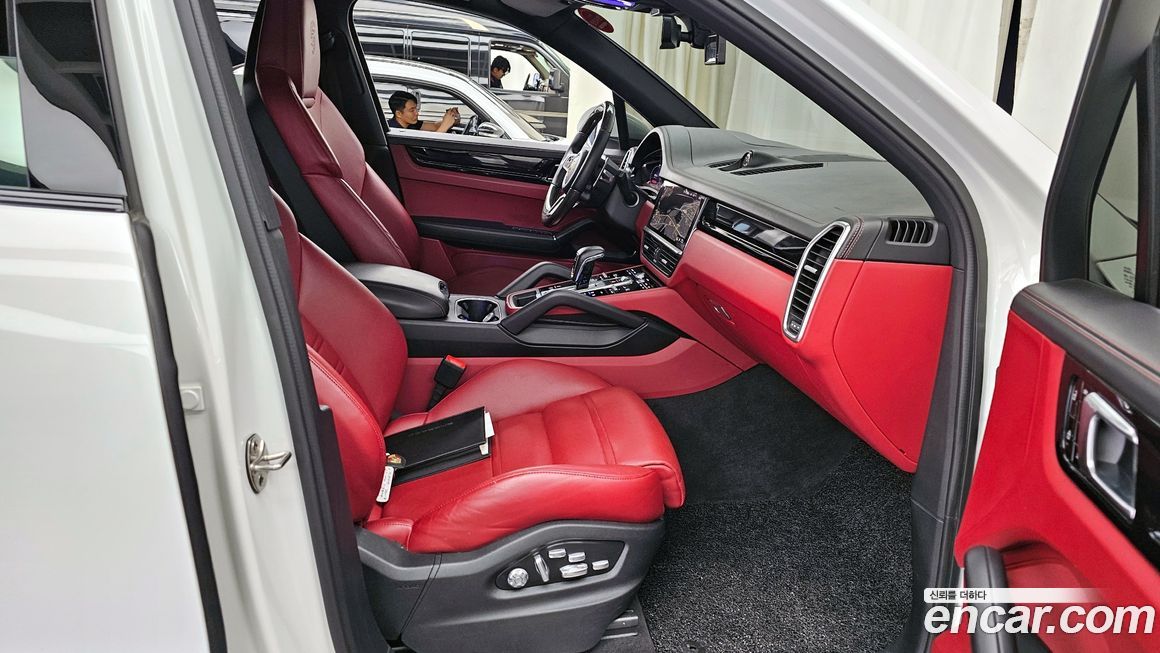 Porsche Cayenne 2021