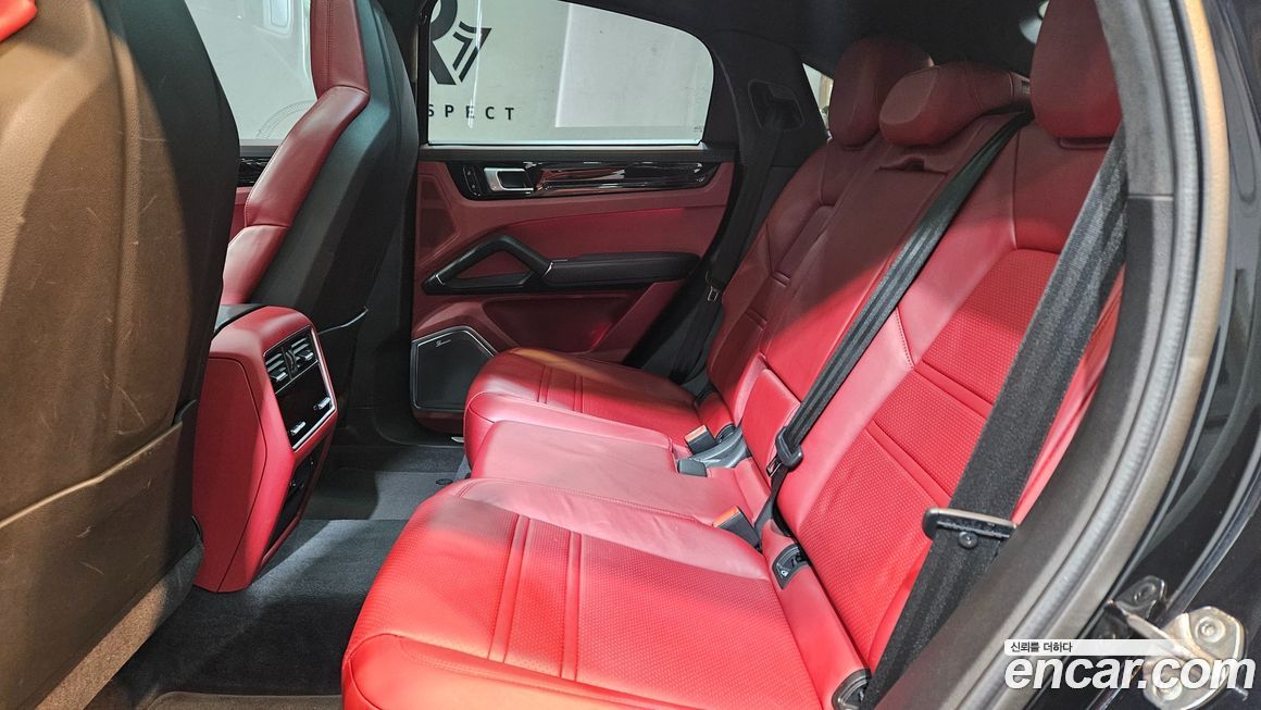 Porsche Cayenne 2021