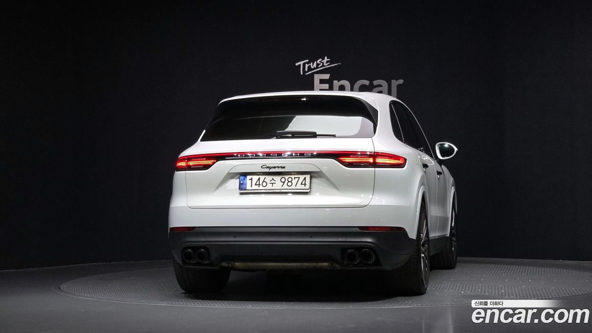 Porsche Cayenne 2021