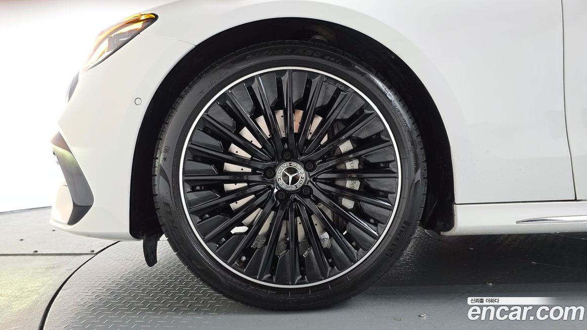 Mercedes-Benz E-Class 2025