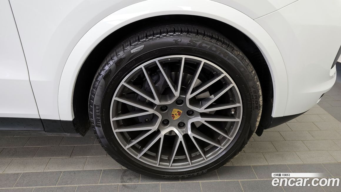 Porsche Cayenne 2021