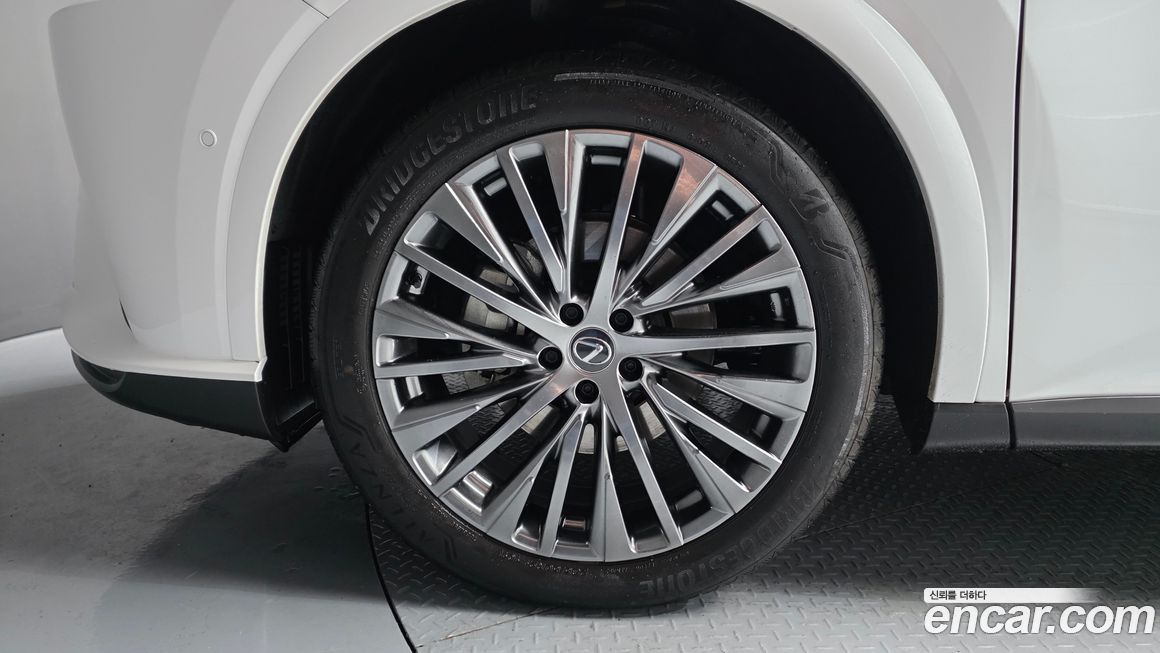 Lexus RX 2024