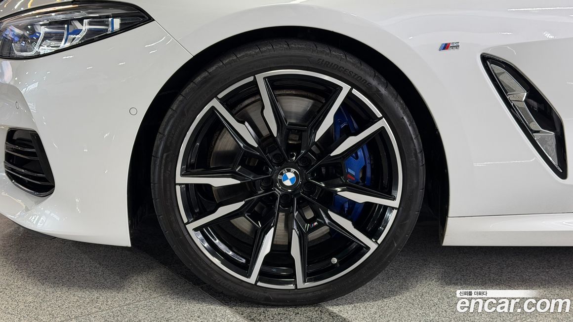 BMW 8-Series 2023