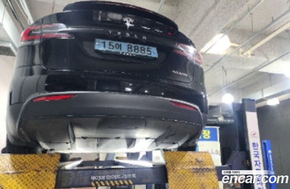 Tesla Model X 2019