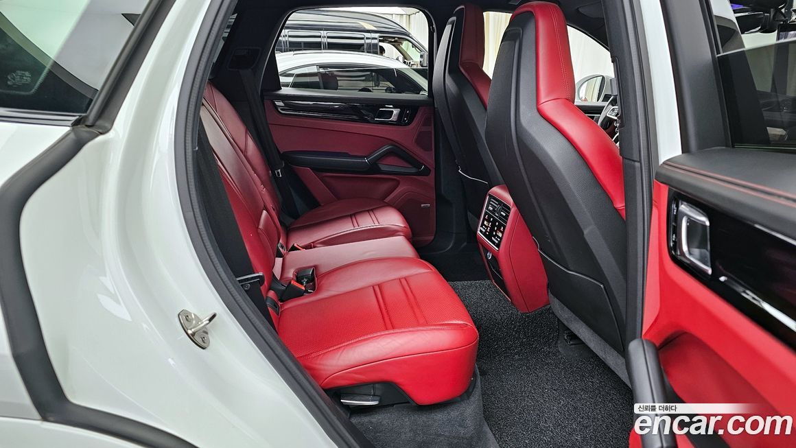 Porsche Cayenne 2021