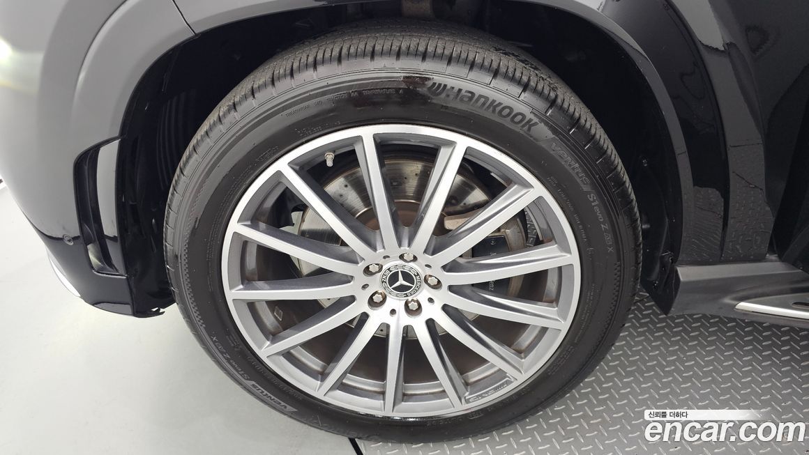 Mercedes-Benz GLS-Class 2023