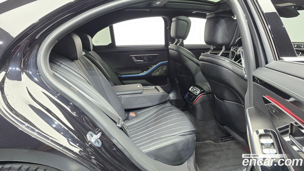 Mercedes-Benz S-Class 2024