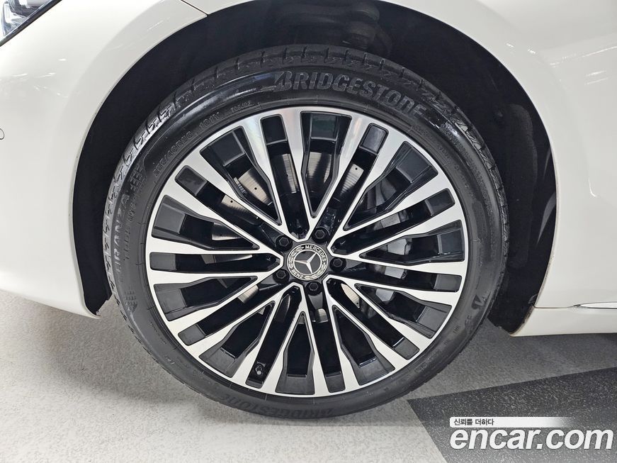 Mercedes-Benz S-Class 2023