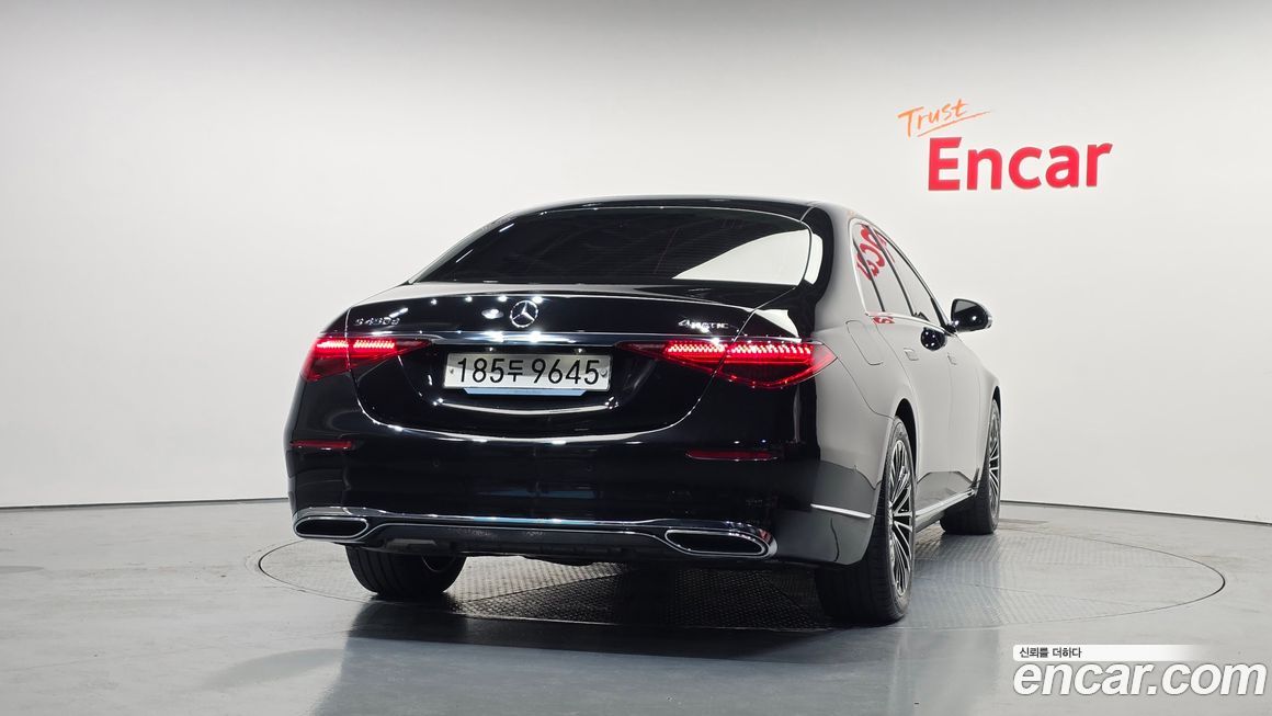 Mercedes-Benz S-Class 2024