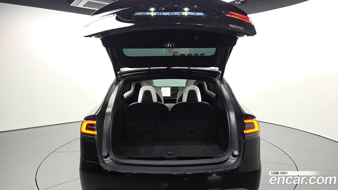 Tesla Model X 2023