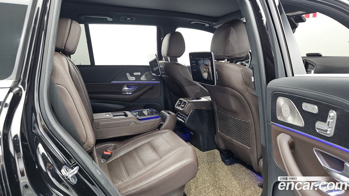 Mercedes-Benz GLS-Class 2023