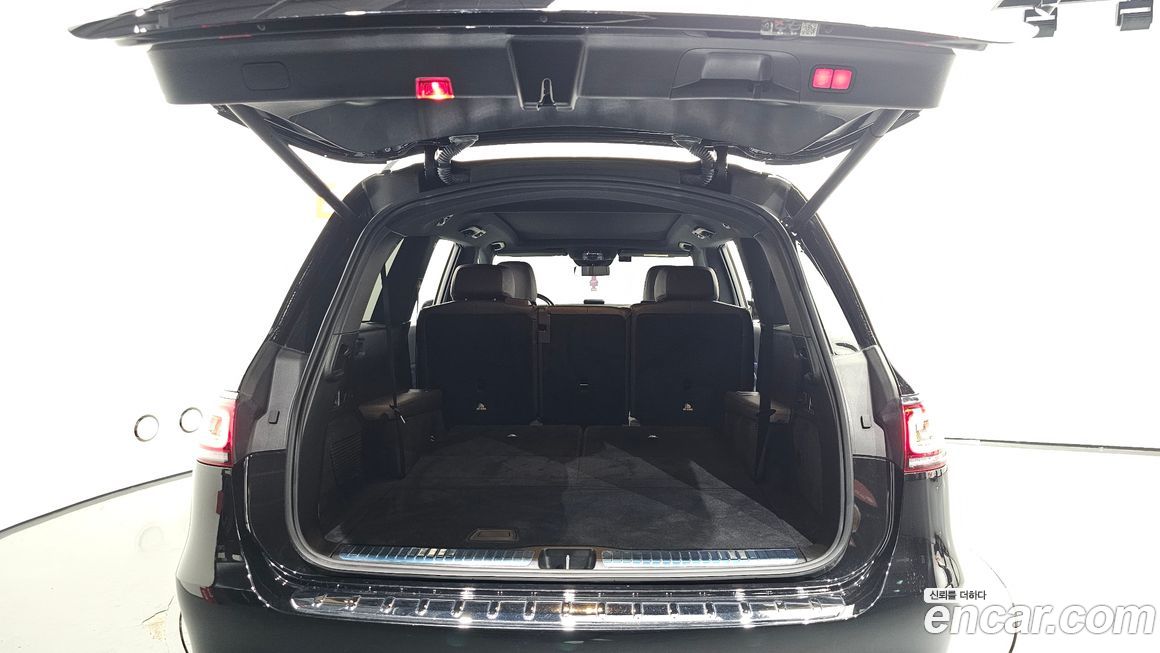 Mercedes-Benz GLS-Class 2023