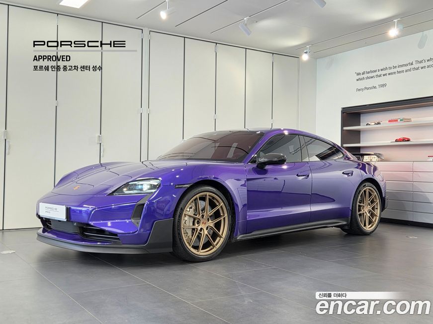 Porsche Taycan 2025