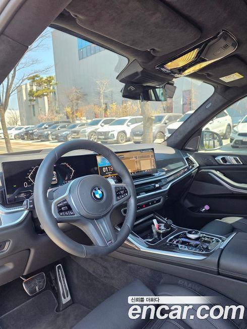 BMW X7 2025
