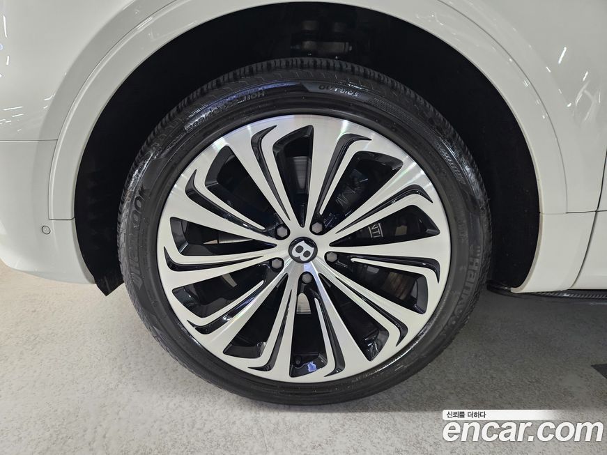 Bentley Bentayga 2021