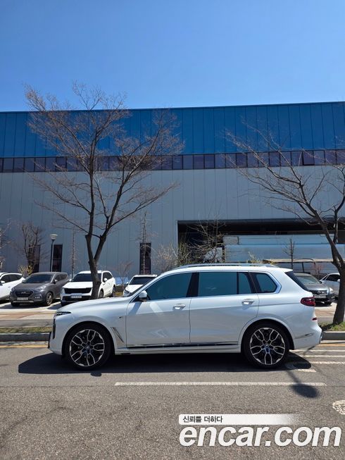 BMW X7 2025
