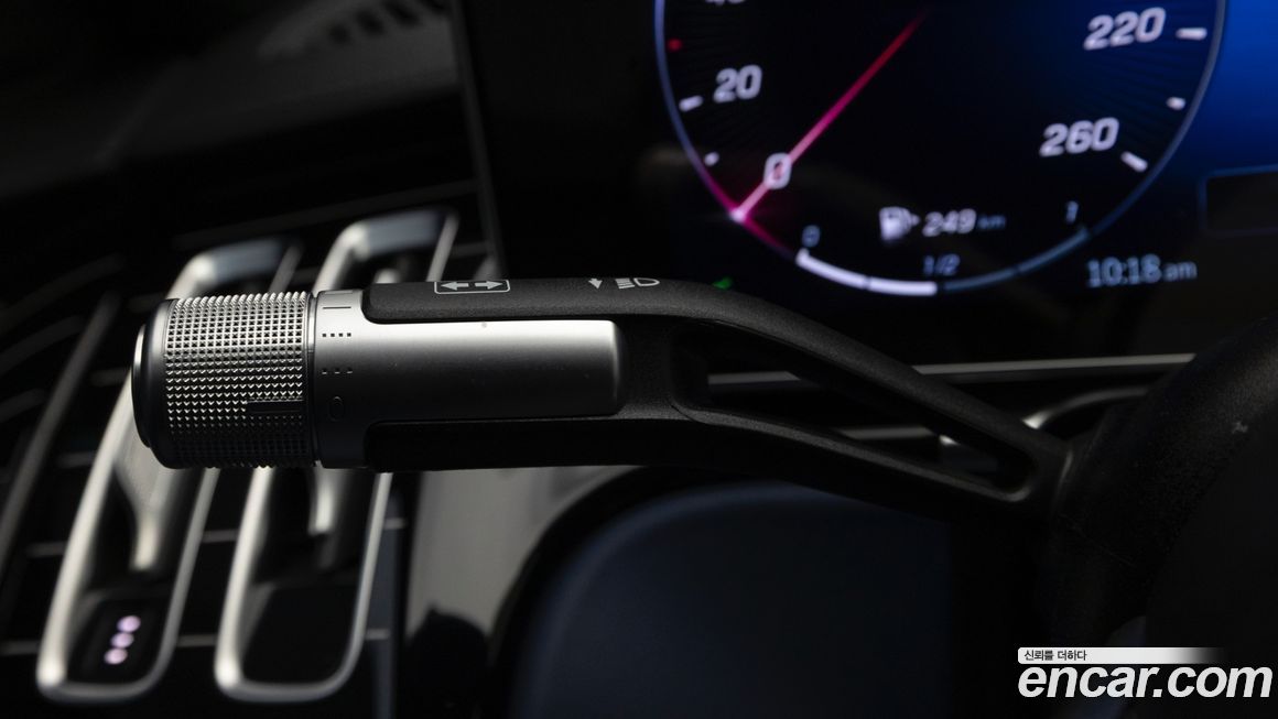 Mercedes-Benz S-Class 2024