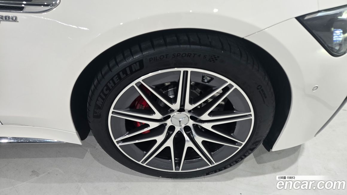 Mercedes-Benz AMG GT 2025