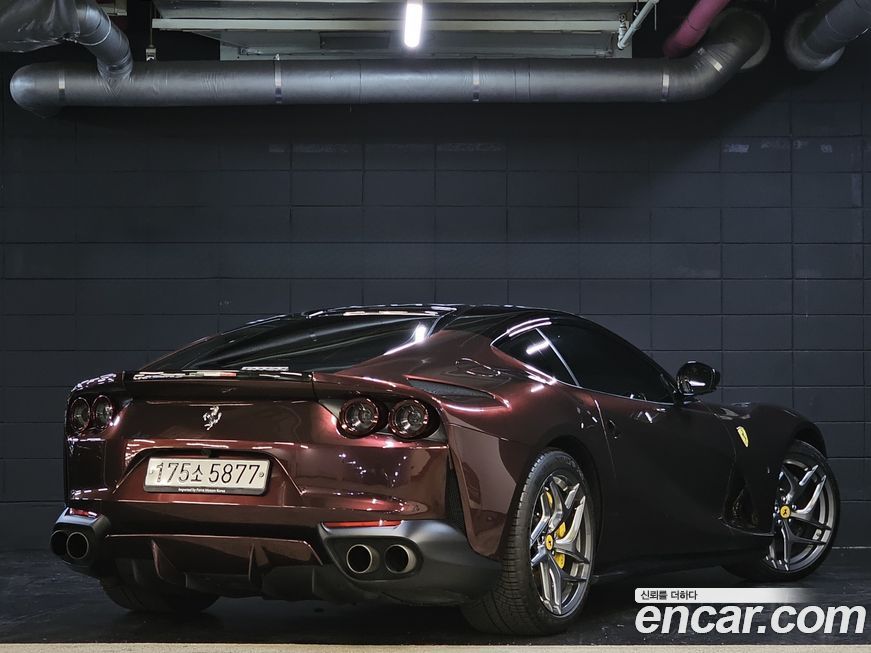Ferrari 812 2020