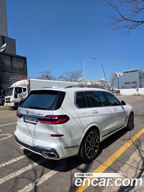 BMW X7 2025