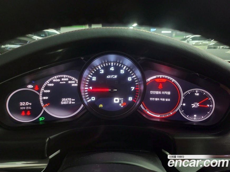 Porsche Panamera 2023