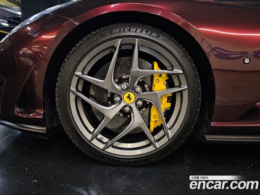 Ferrari 812 2020