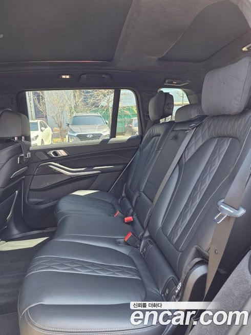BMW X7 2025