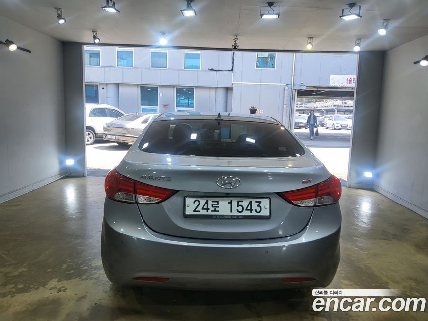 Hyundai AVANTE 2013