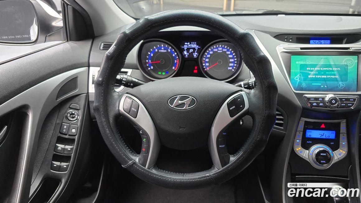 Hyundai AVANTE 2011
