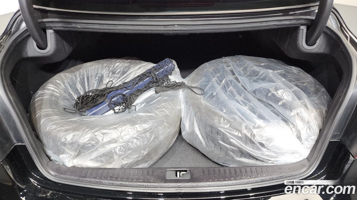 Hyundai Genesis 2013