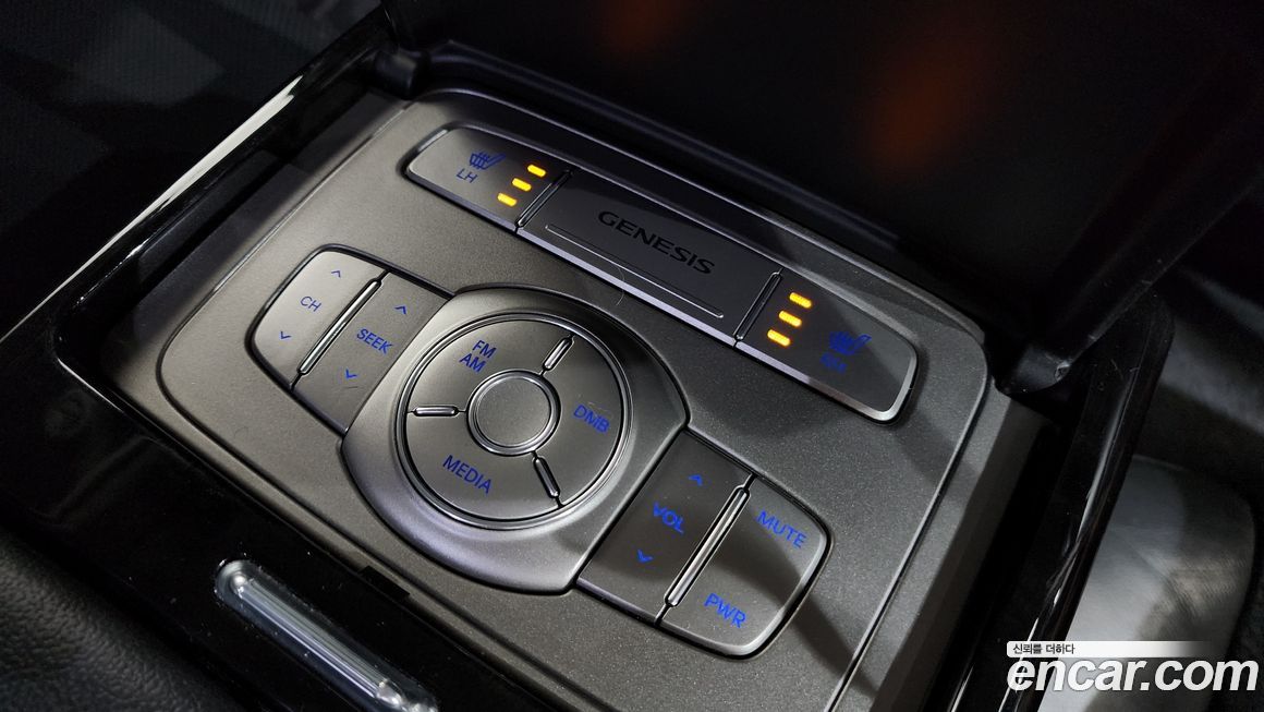 Hyundai Genesis 2013