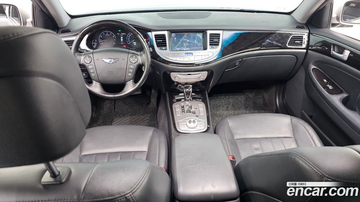 Hyundai Genesis 2013
