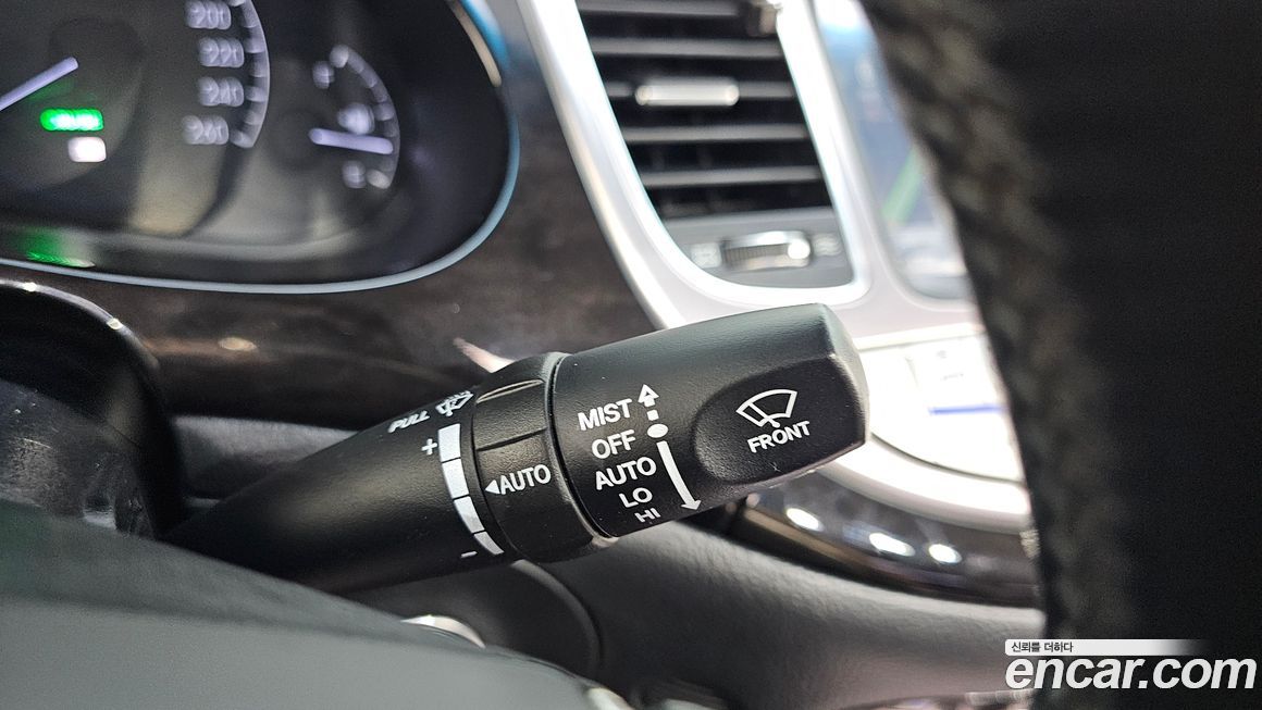 Hyundai Genesis 2013