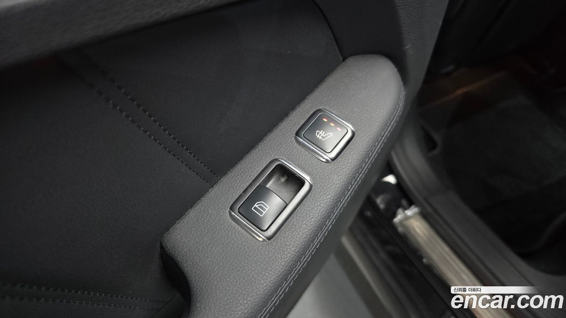 Mercedes-Benz E-Class 2011