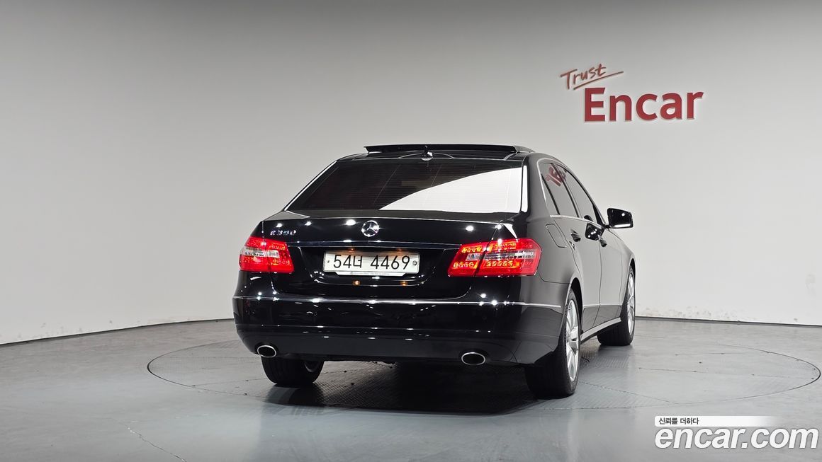 Mercedes-Benz E-Class 2011