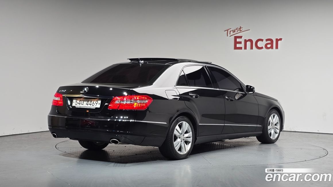 Mercedes-Benz E-Class 2011