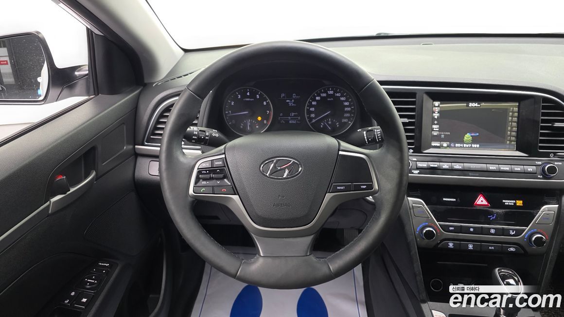Hyundai AVANTE 2016