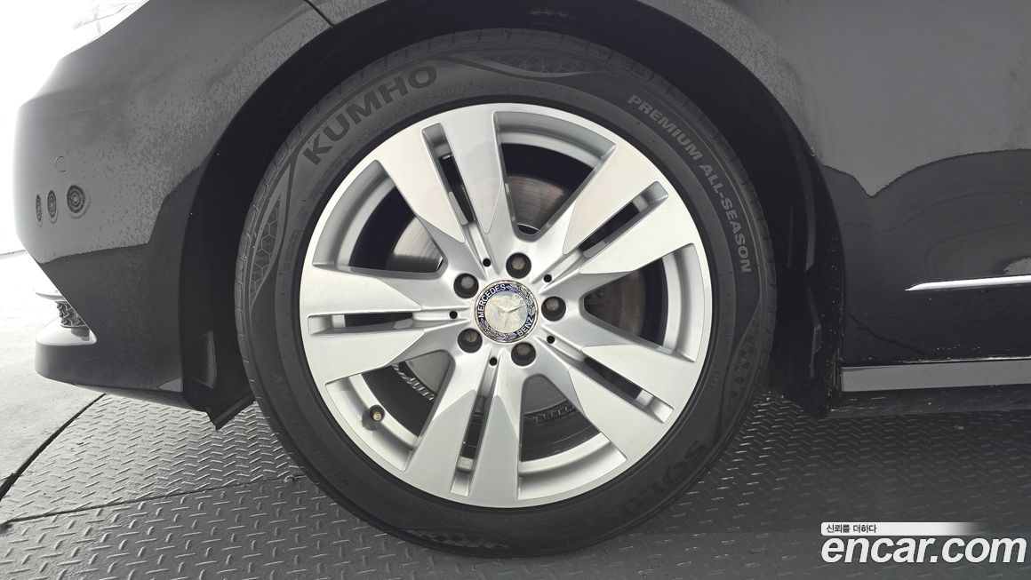 Mercedes-Benz E-Class 2011