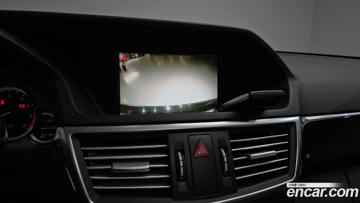 Mercedes-Benz E-Class 2011