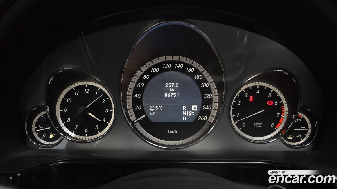 Mercedes-Benz E-Class 2011