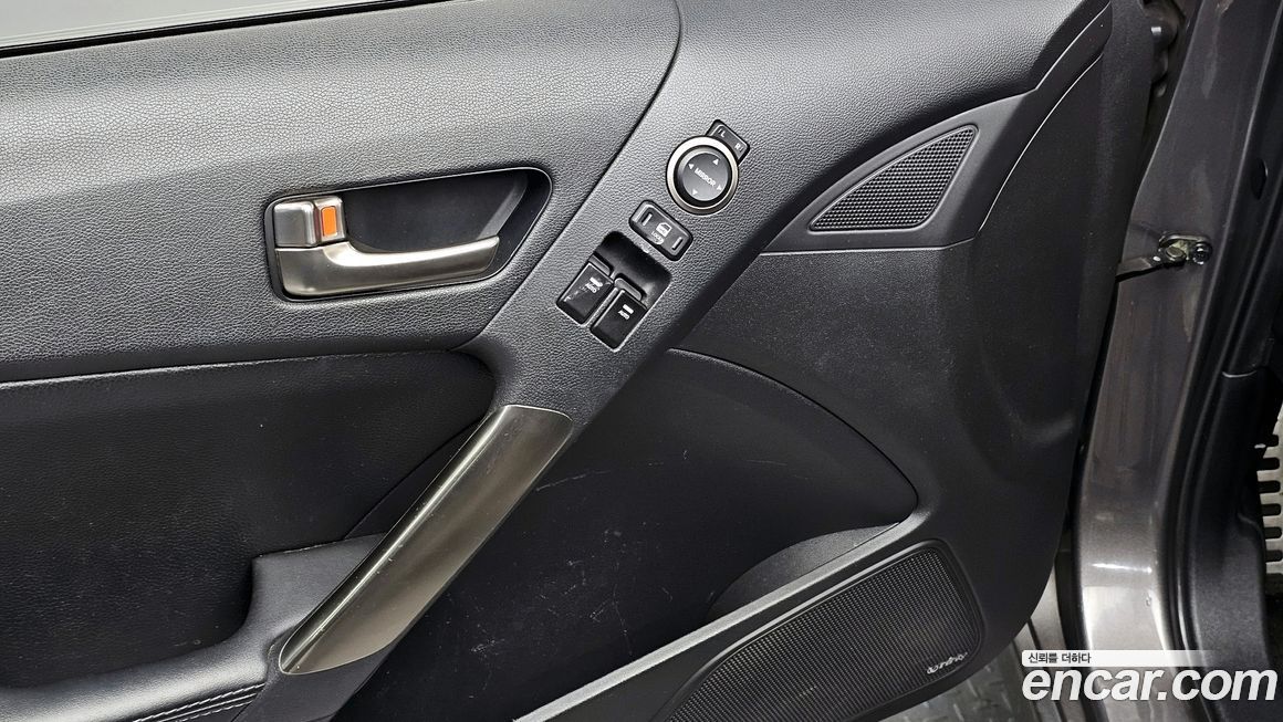 Hyundai Genesis 2013