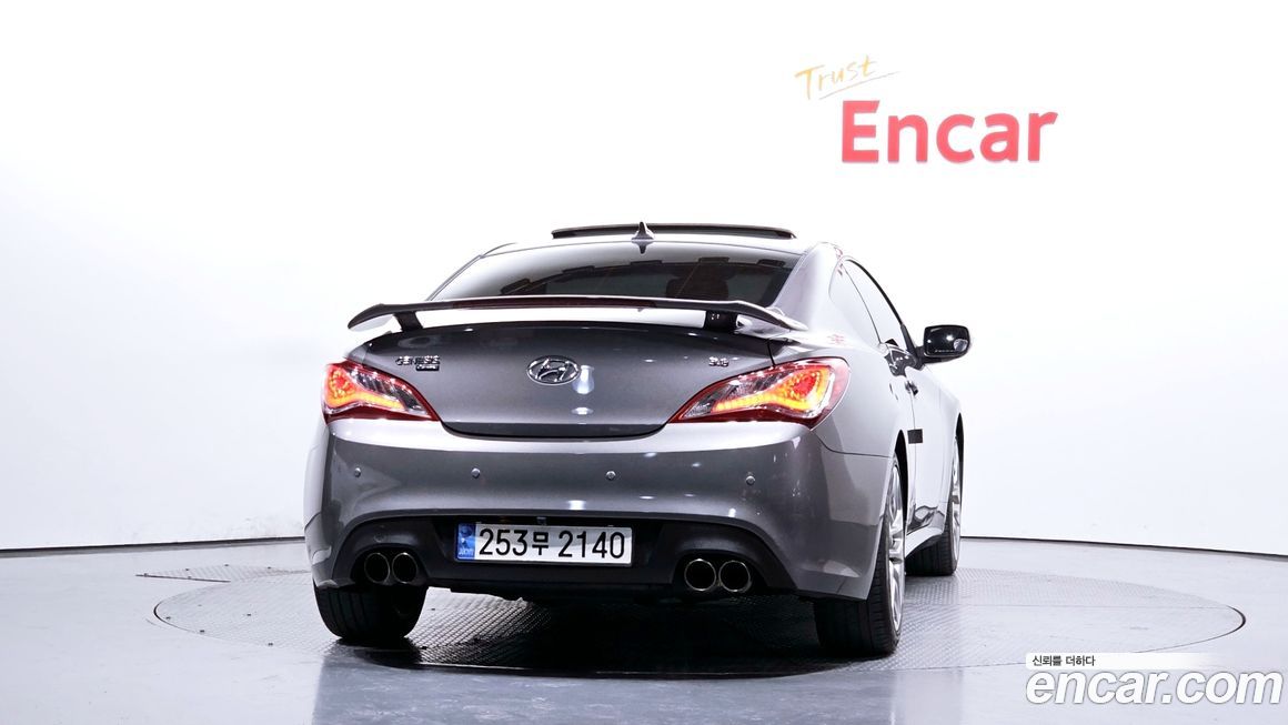 Hyundai Genesis 2013