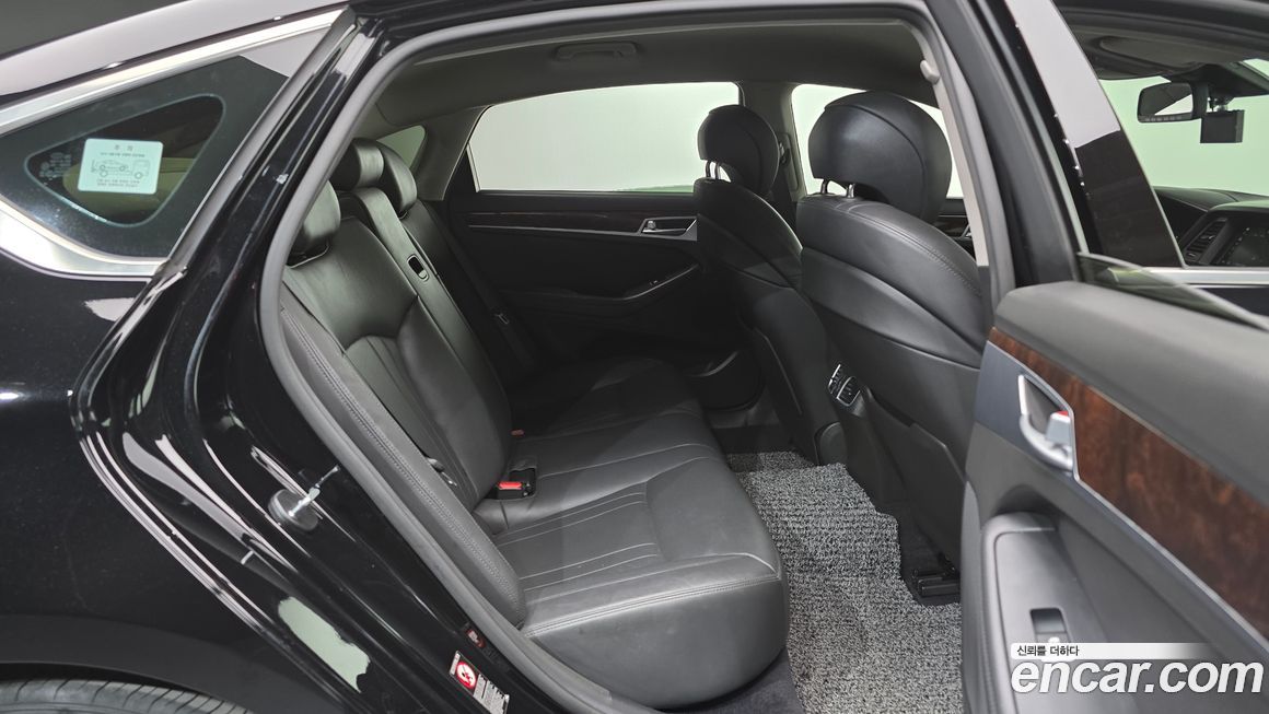 Hyundai Genesis 2016