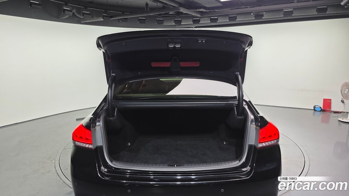 Hyundai Genesis 2016