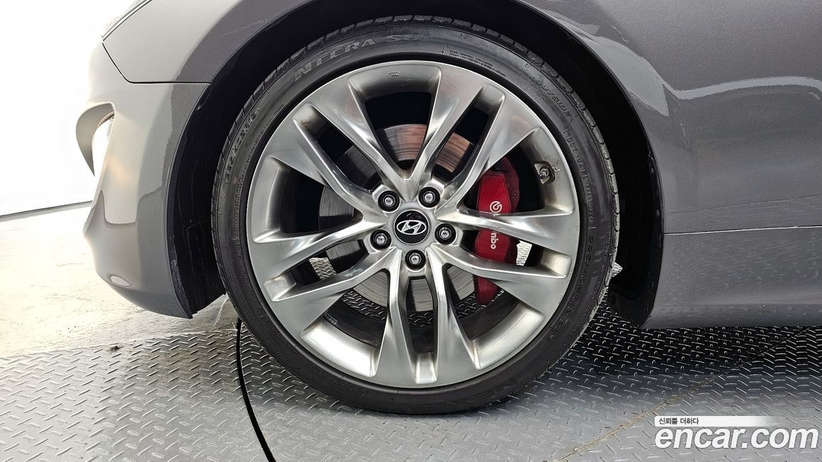 Hyundai Genesis 2013