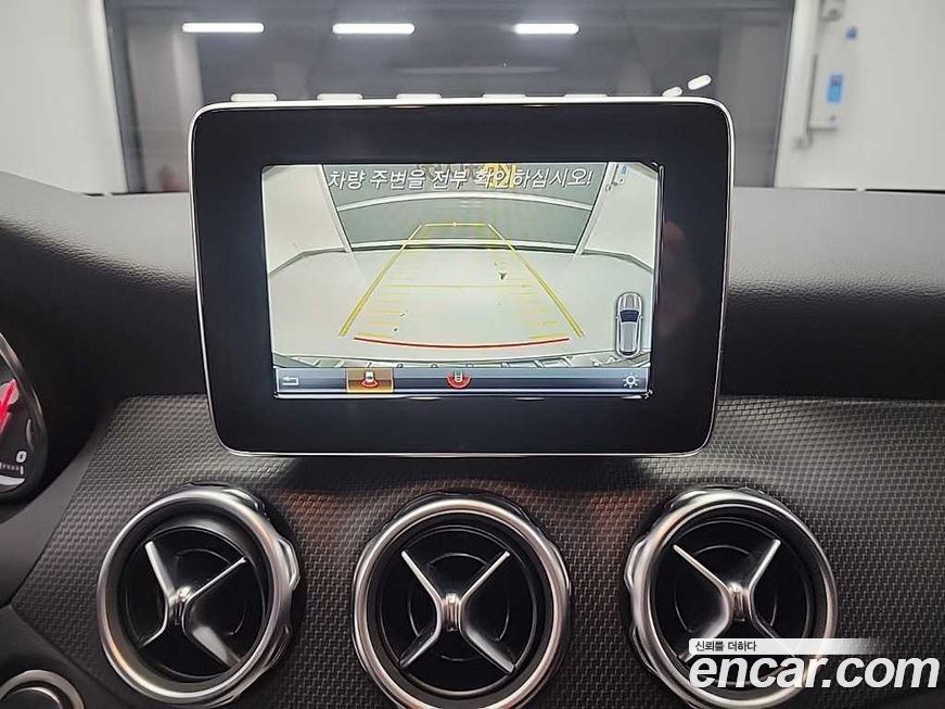 Mercedes-Benz GLA-Class 2019