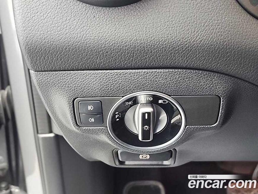 Mercedes-Benz GLA-Class 2019