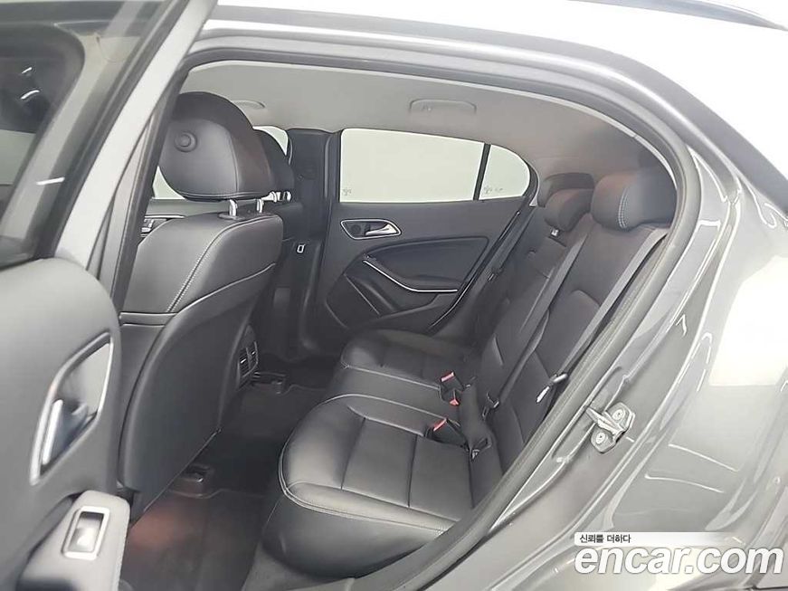 Mercedes-Benz GLA-Class 2019