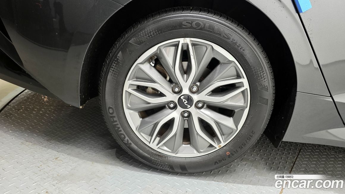 Kia K5 2023