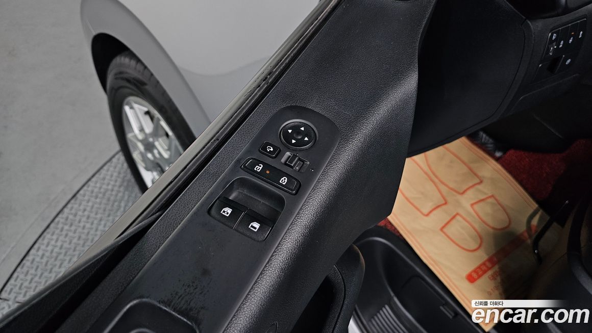 Hyundai Staria 2025